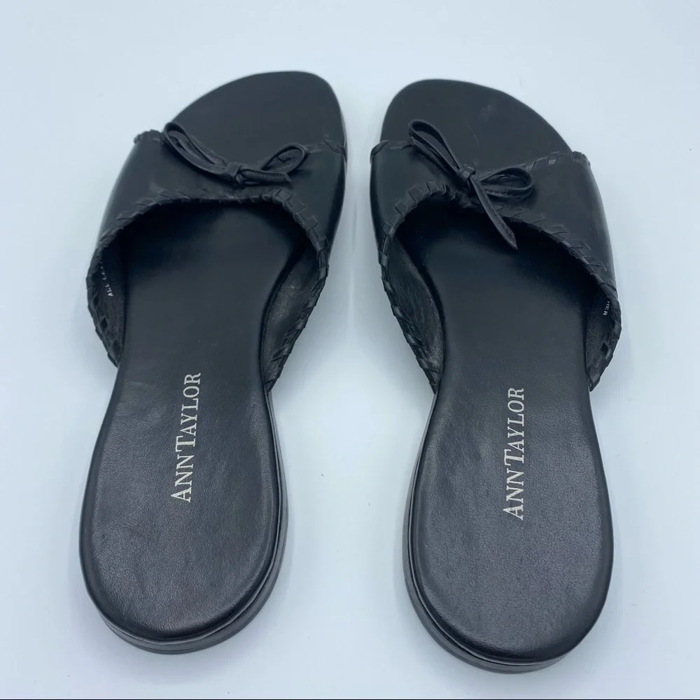 Ann Taylor || Slip-On All Leather Sandals with Exposed Toe; with Bow; Size 8M - Picture 10 of 10